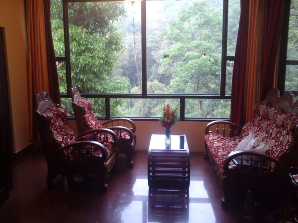 Ginger Chembra Suite | Living area | Flat-screen TV