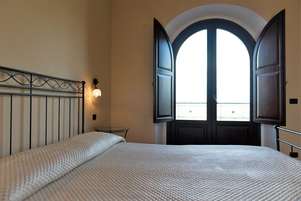 In-room safe, desk, soundproofing, iron/ironing board