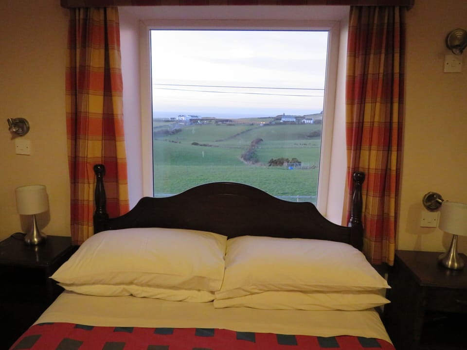 Family Room (2 Adults + 2 Children) | Bed sheets, wheelchair access