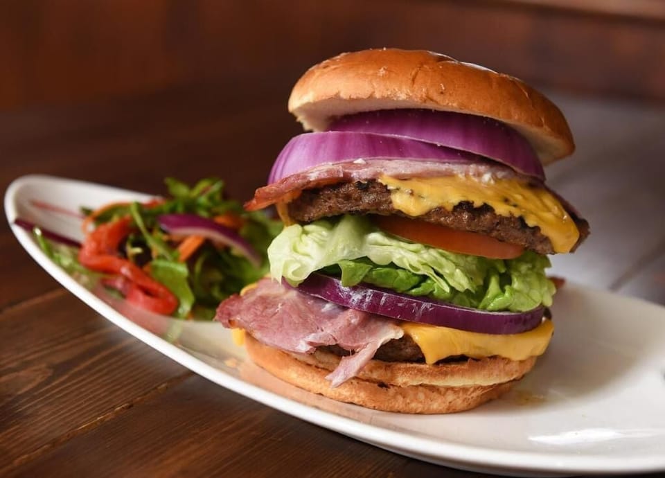 2 restaurants; breakfast, lunch, and dinner served