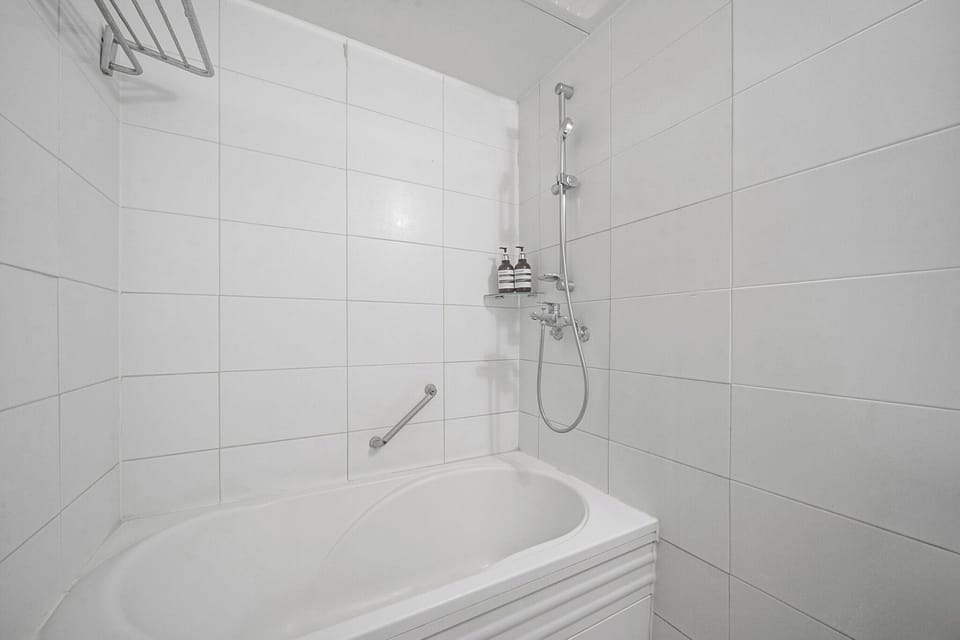 Deep soaking tub, free toiletries, hair dryer, bathrobes