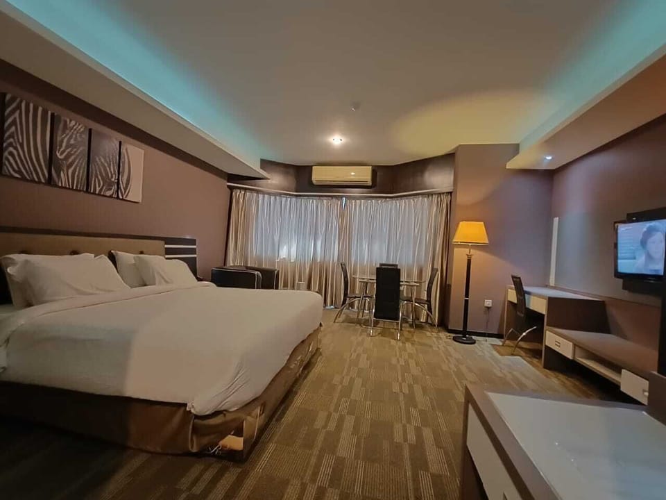 Executive Suite | WiFi (free)