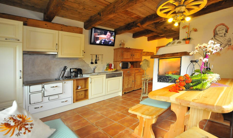 Traditional Apartment, 2 Bedrooms, Terrace, Mountain View (excl 130 EUR cleaning fee) | Private kitchen | Espresso maker, coffee/tea maker, electric kettle