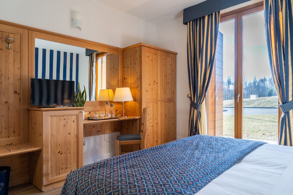 Economy Double or Twin Room | Premium bedding, minibar, in-room safe, desk