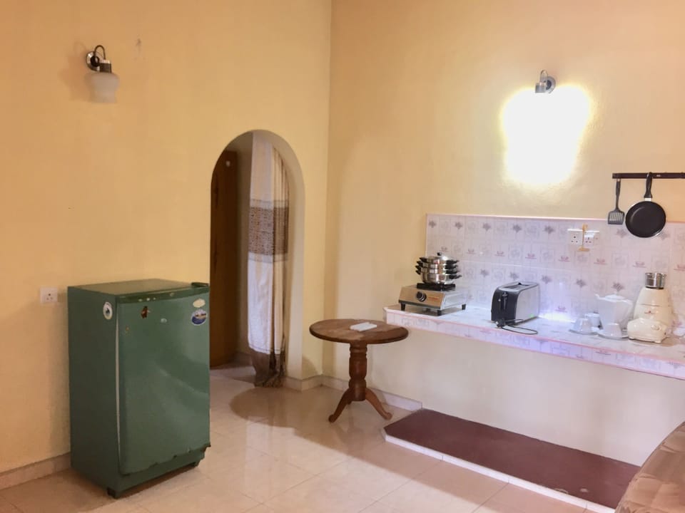 Family House, 1 Bedroom, Non Smoking, Kitchen | Private kitchen | Fridge, microwave, coffee/tea maker