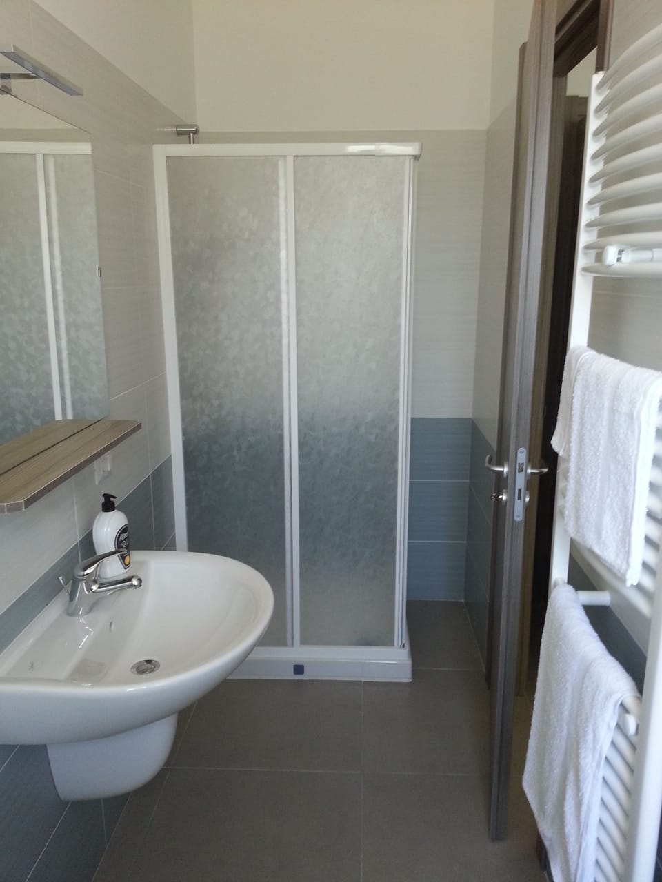 Quadruple Room, Balcony | Bathroom | Shower, free toiletries, hair dryer, bidet