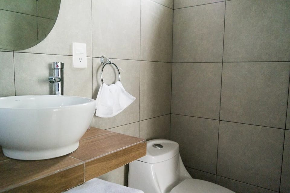 Family Townhome, 4 Bedrooms | Bathroom | Shower