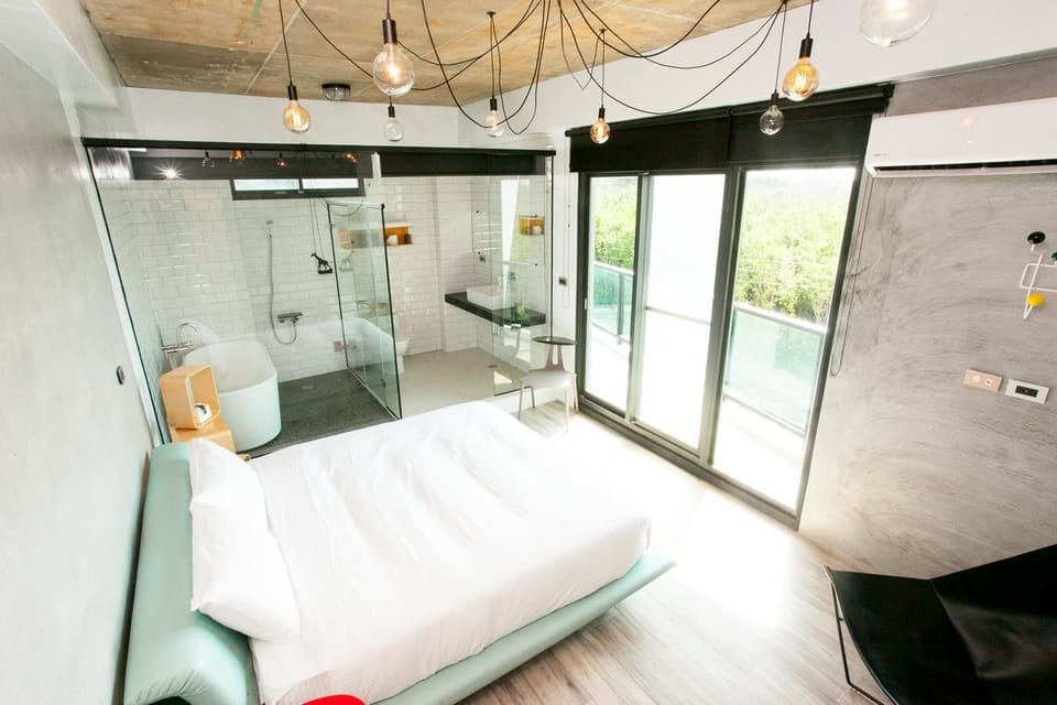 Double Room, Bathtub | Desk, blackout drapes, soundproofing, free WiFi
