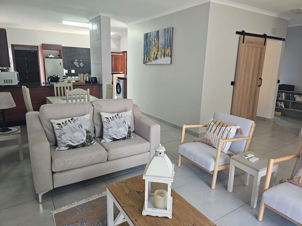 Standard Townhome, 2 Bedrooms | Living area | 32-inch flat-screen TV with satellite channels, TV
