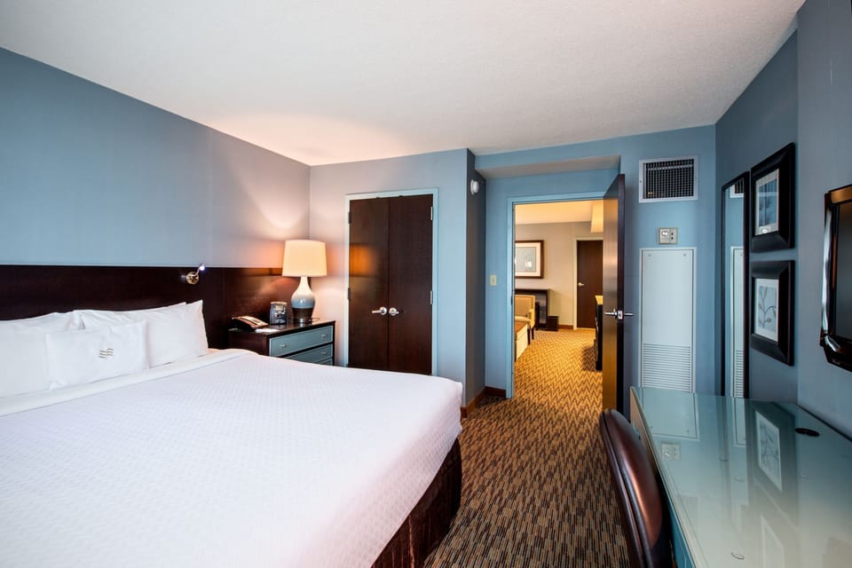 Suite, 1 Bedroom | Premium bedding, in-room safe, desk, laptop workspace