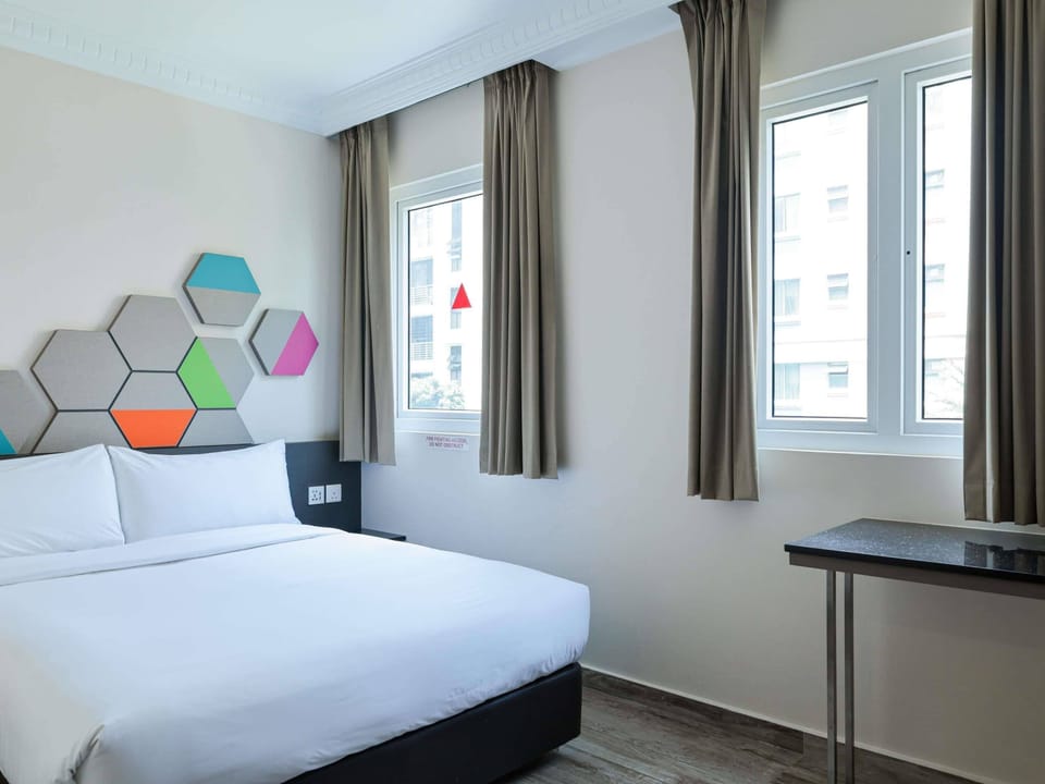 Deluxe Double Room, 1 Double Bed | Desk, iron/ironing board (on request), WiFi (free), bed sheets