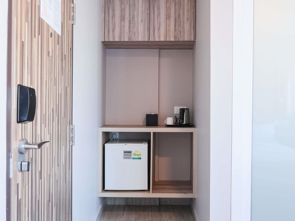 Deluxe Double Room, 1 Double Bed | Iron/ironing board (on request), WiFi (free), bed sheets