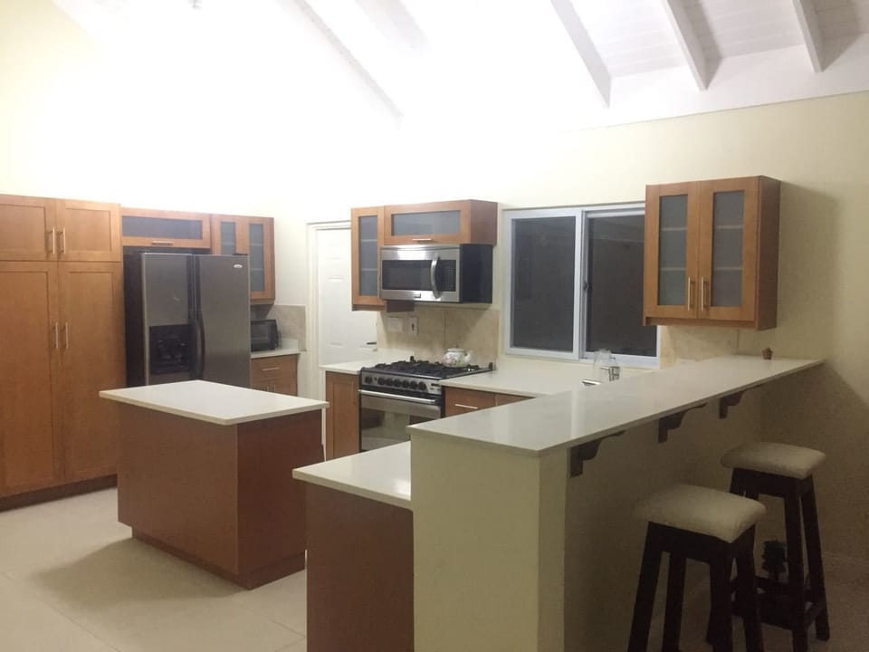 Exclusive Villa, 3 Bedrooms, 2 Bathrooms, Mountain View | Private kitchen | Coffee/tea maker, full-size fridge, microwave, oven