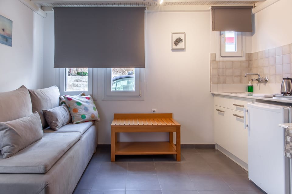 Junior Loft, 1 Queen Bed with Sofa bed, Smoking | Tempur-Pedic beds, soundproofing, iron/ironing board, free WiFi