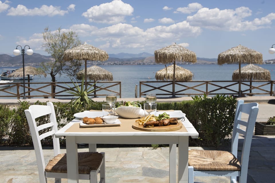 Lunch and dinner served, Greek cuisine