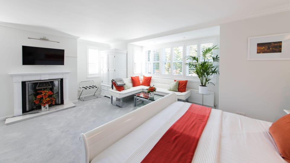 Suite, Private Bathroom (Robert Louis Stevenson) | Premium bedding, free WiFi, bed sheets