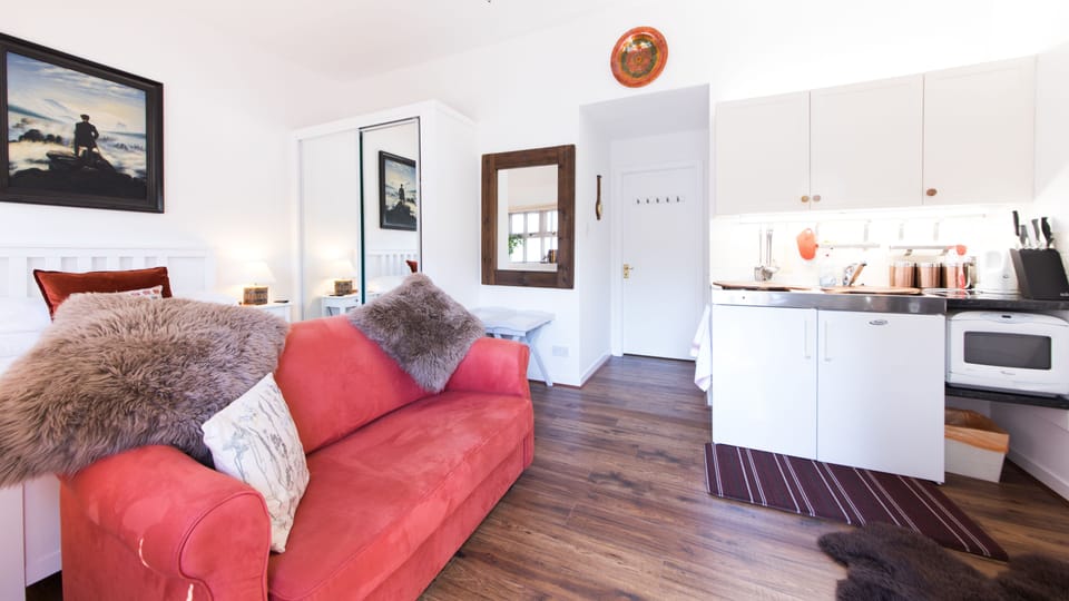 Studio (John Muir Studio) | Premium bedding, free WiFi, bed sheets