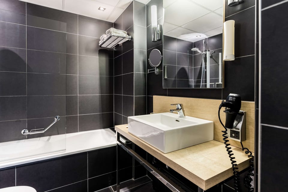 In-room safe, desk, blackout drapes, soundproofing