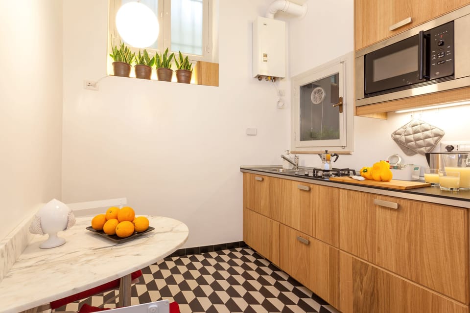 Design Suite, 1 Bedroom, Kitchen, City View | Private kitchen | Espresso maker, fridge