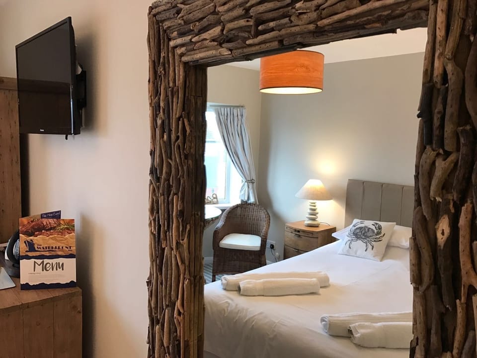 Double Room, 1 King Bed | Premium bedding, individually furnished, desk, free WiFi