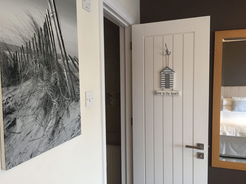 Double Room, 1 King Bed | Premium bedding, individually furnished, desk, free WiFi