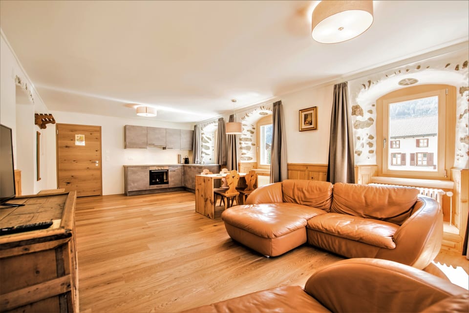 Superior Apartment, 1 Bedroom, Accessible, Mountain View | Living room | Flat-screen TV