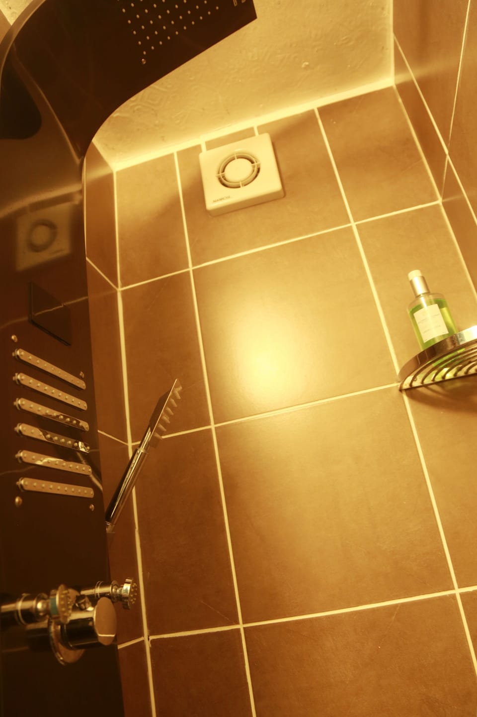 Large Double Room, 1 King Bed, Ensuite, Second Floor  | Bathroom shower