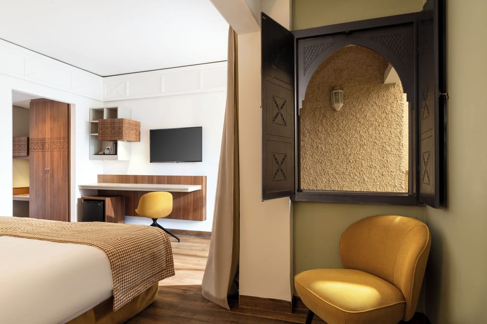 Premium bedding, minibar, individually decorated, individually furnished