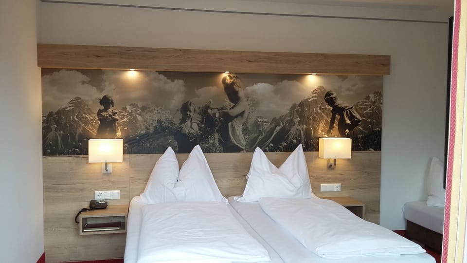 Triple Room | In-room safe, desk, soundproofing, free WiFi