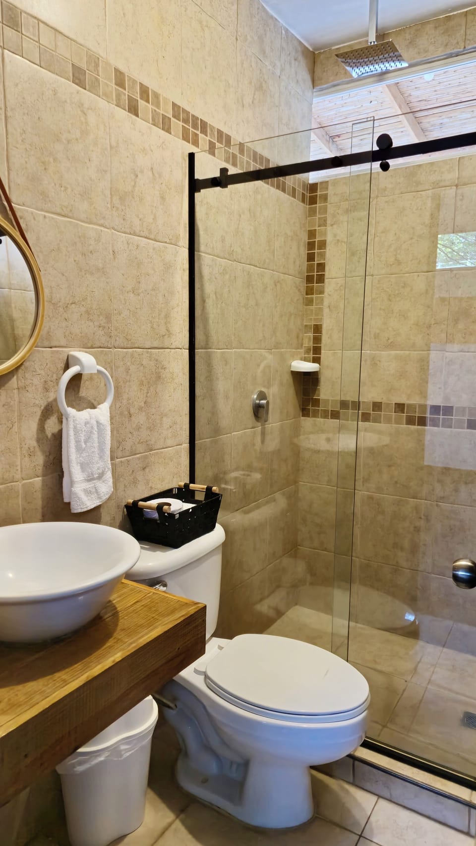 Comfort Studio, Garden View | Bathroom | Free toiletries, towels, soap, shampoo