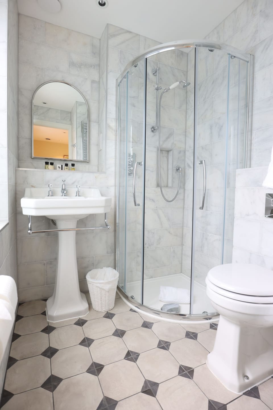 Basic Single Room | Bathroom | Free toiletries, hair dryer, bathrobes, slippers