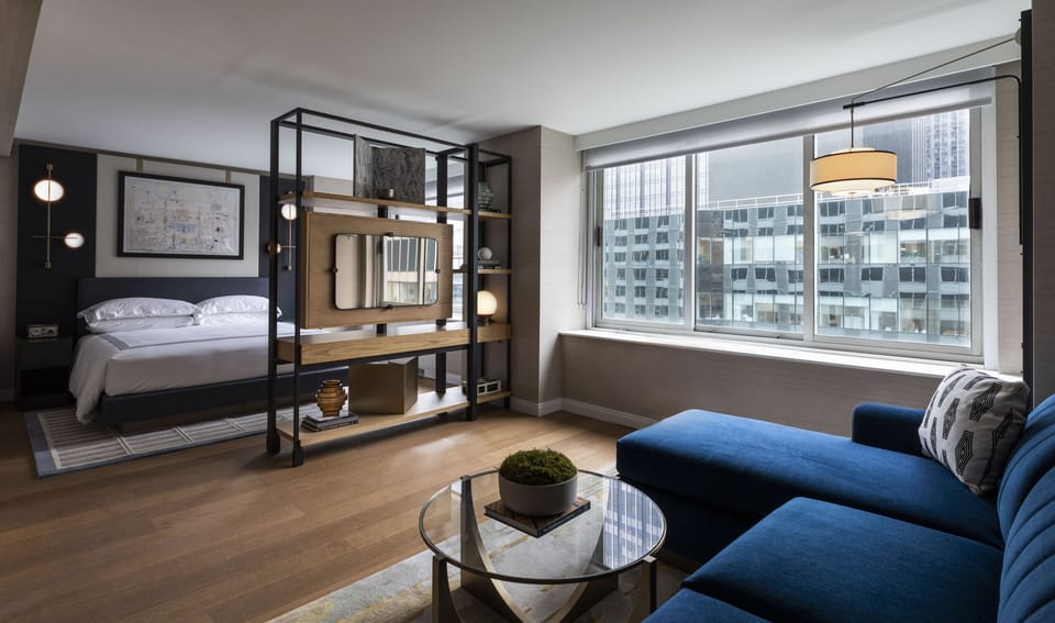 Studio Suite, 1 King Bed (High Floor, Lounge) | In-room safe, laptop workspace, iron/ironing board