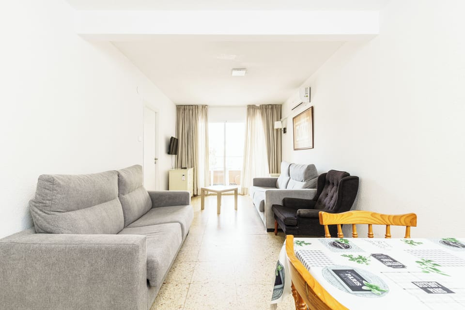 Apartment | Living area | TV