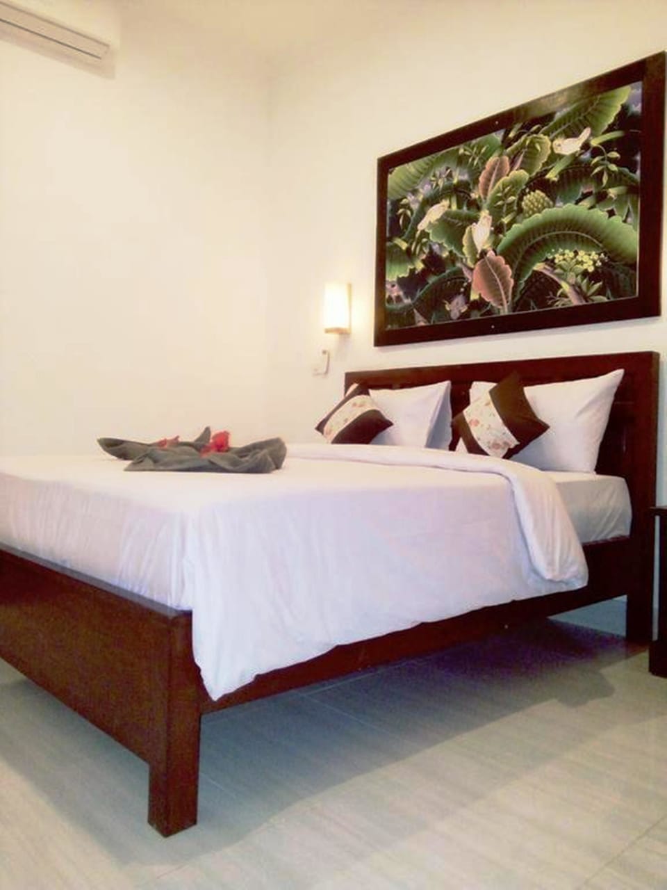 Deluxe Bungalow, 1 Queen Bed, Garden View | 4 bedrooms, in-room safe, desk, soundproofing