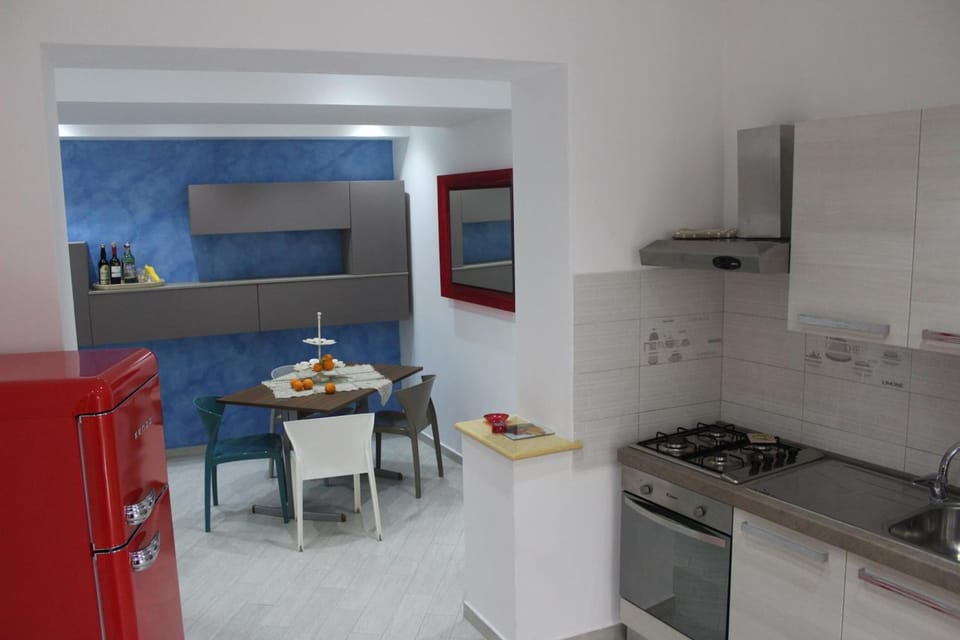 Full-size fridge, coffee/tea maker, electric kettle