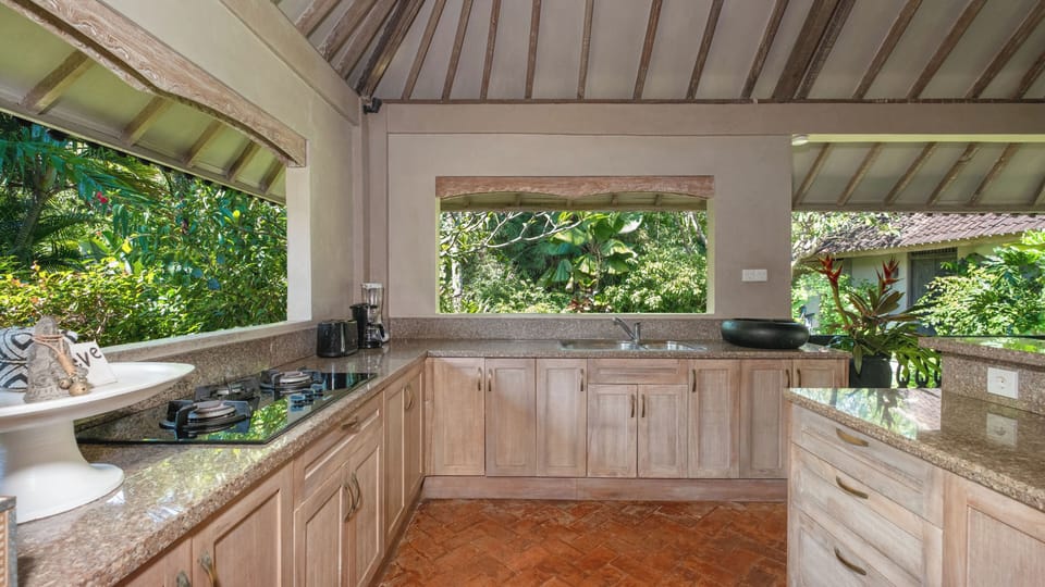 Family Villa | Private kitchen | Fridge, microwave, oven, stovetop