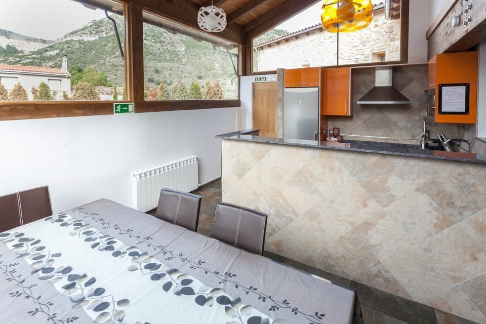 House, 3 Bedrooms (Duplex) | Private kitchen | Full-size fridge, microwave, oven, stovetop