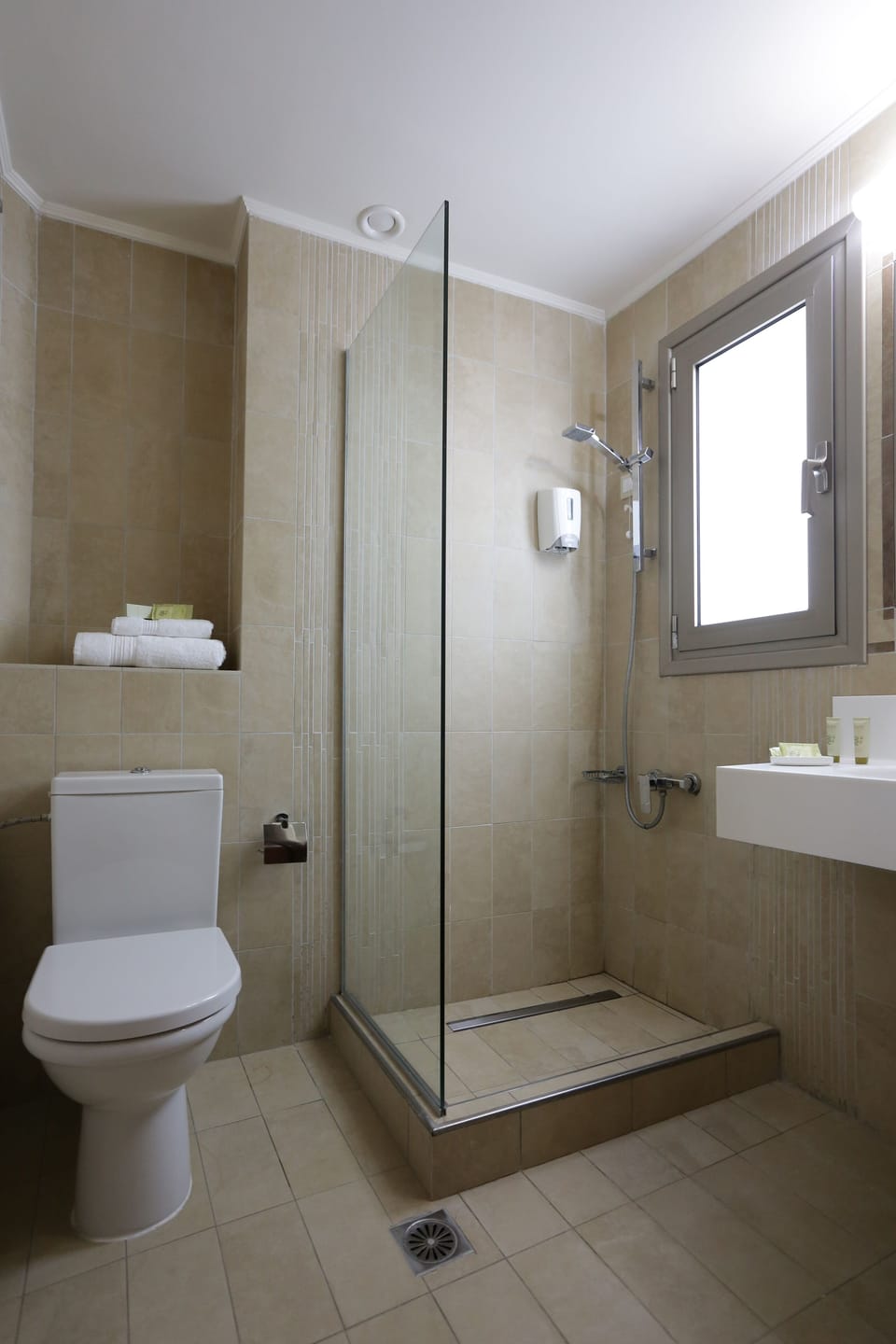Shower, free toiletries, hair dryer, bathrobes