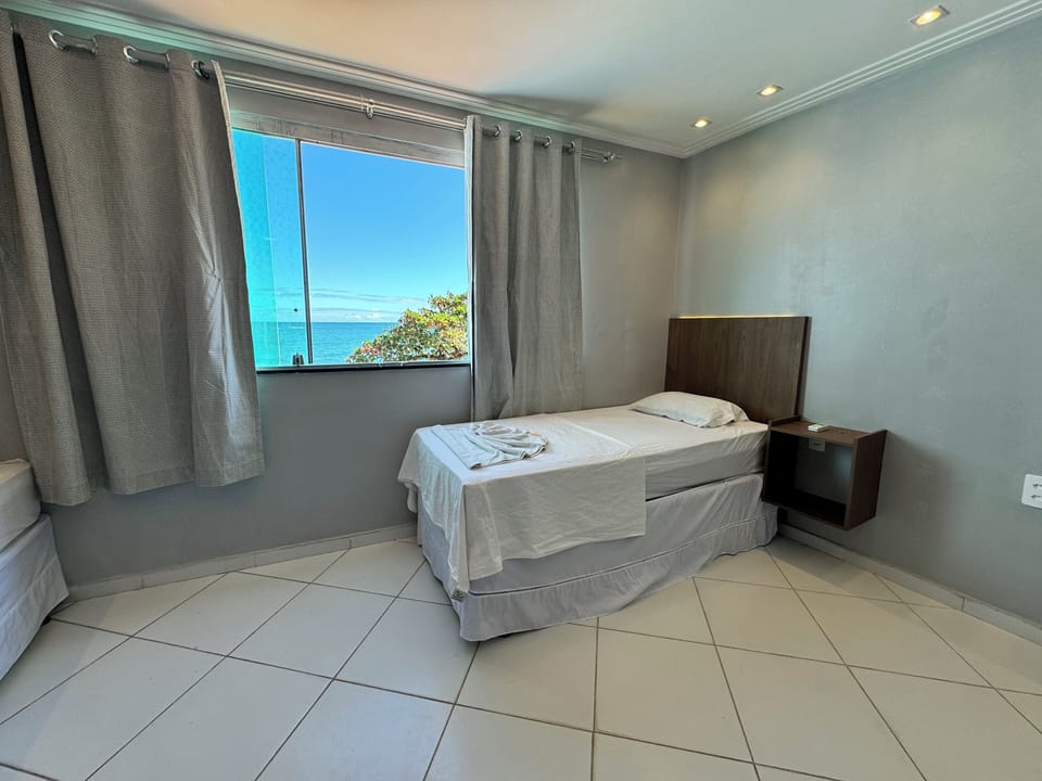 Quádruplo Vista Mar | Minibar, laptop workspace, free WiFi, bed sheets