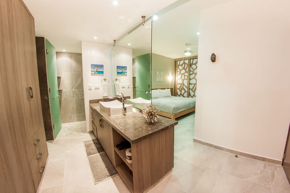 Exclusive House, 1 Bedroom, Non Smoking | Bathroom | Shower, free toiletries, hair dryer, towels