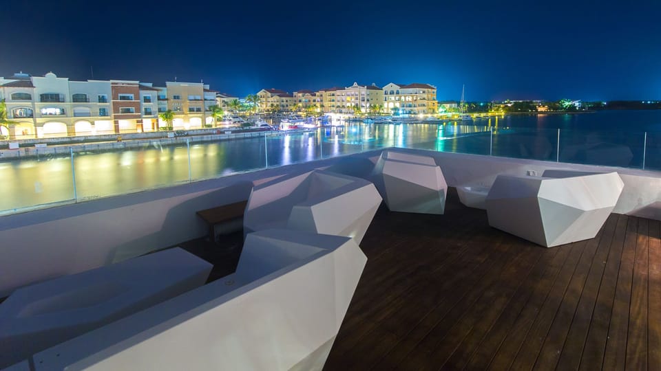 Outdoor pool, pool umbrellas
