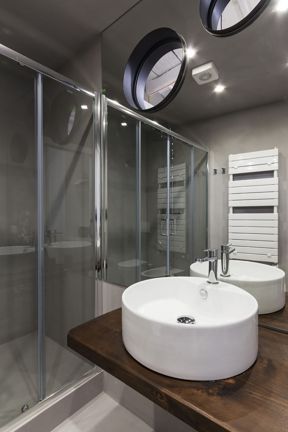 Deluxe Room, Private Bathroom (Varenna) | Bathroom | Shower, free toiletries, hair dryer, bidet