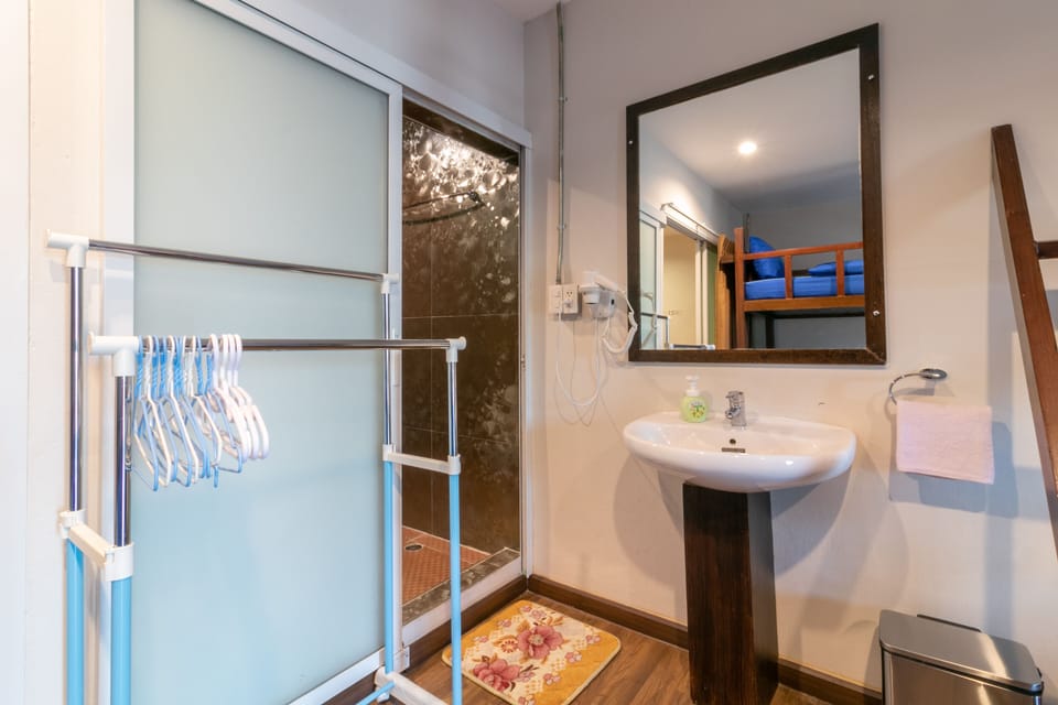 Family Room, 6-Bed | Bathroom | Free toiletries, hair dryer, slippers, towels