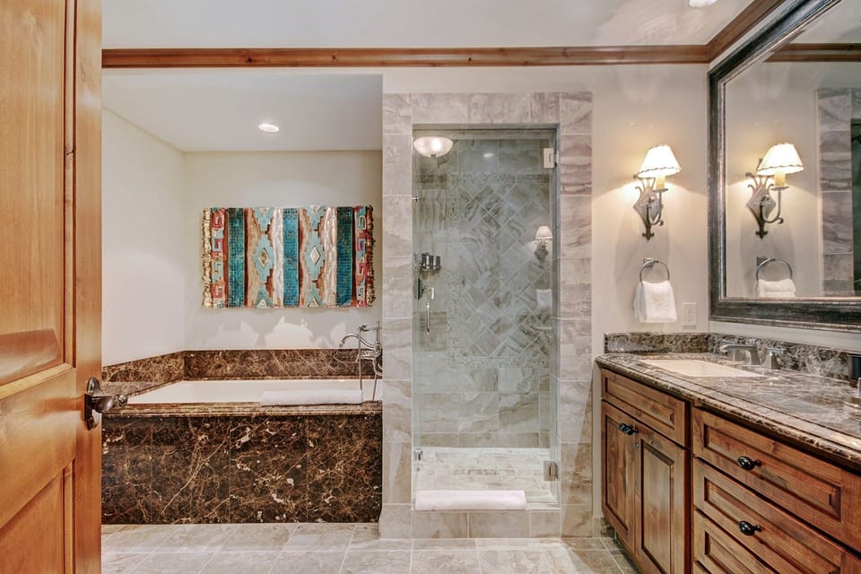 Condo, 2 Bedrooms | Bathroom | Hair dryer, towels