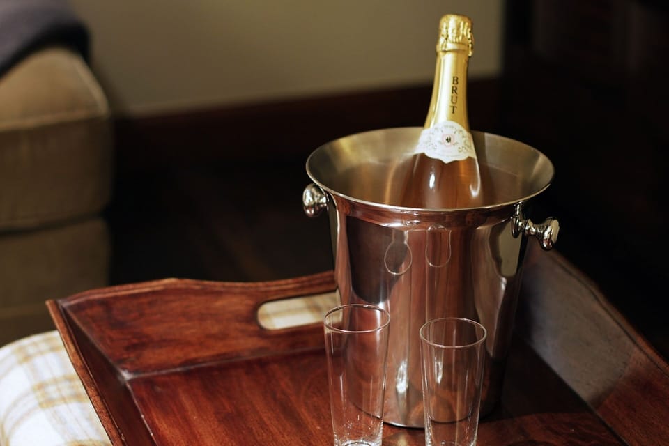 Condo, 2 Bedrooms | Food and drink