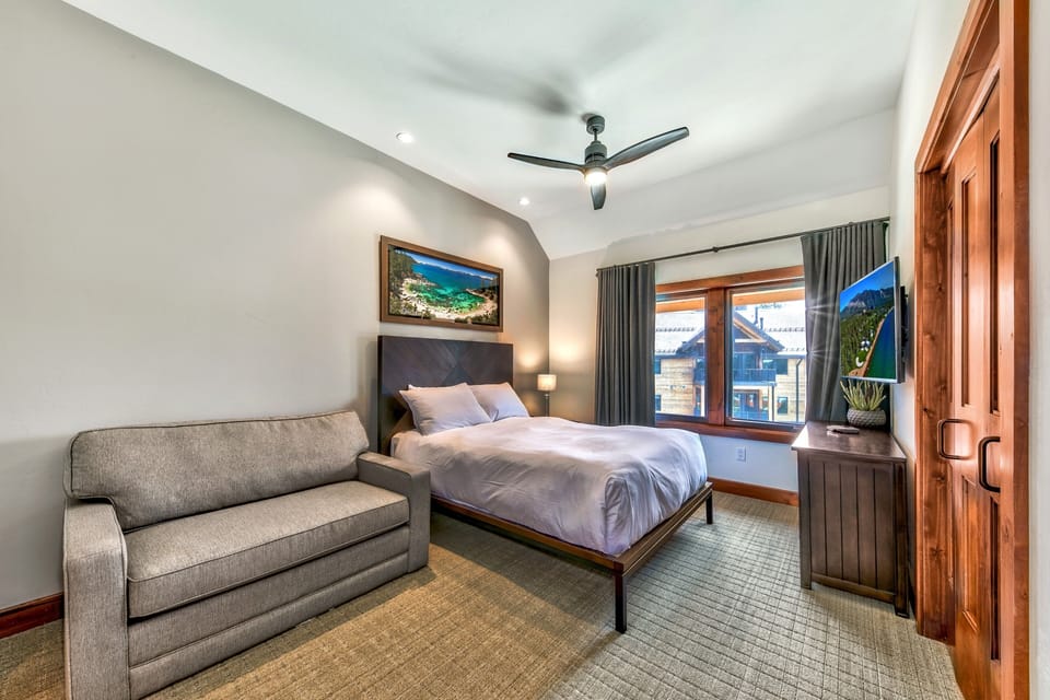 Condo, 3 Bedrooms | 3 bedrooms, iron/ironing board, WiFi (free), bed sheets