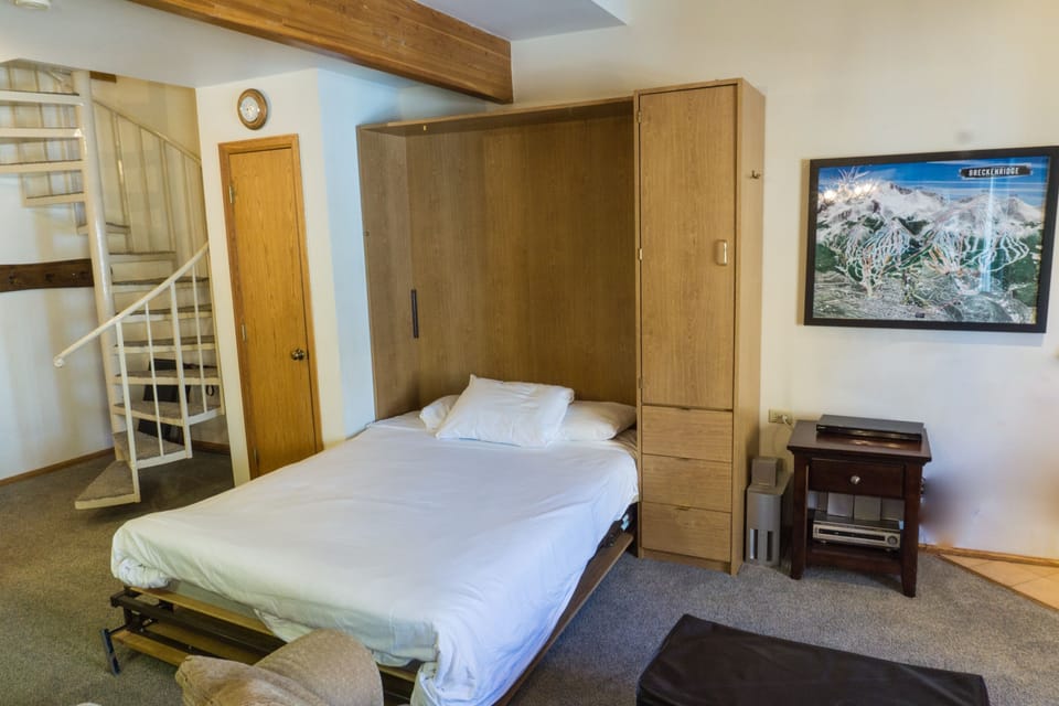 Studio | 1 bedroom, cribs/infant beds, free WiFi, bed sheets