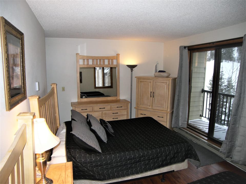 Condo, Multiple Beds (Fox Pine Lodge Hotel Room 2 FPAFH2) | Individually decorated, individually furnished, free WiFi, bed sheets