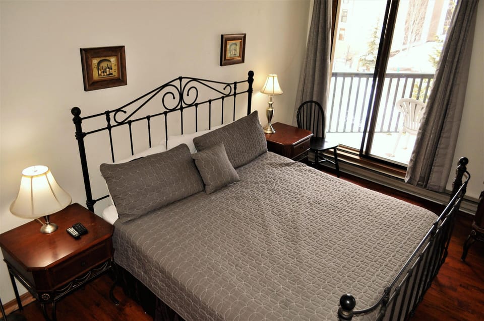 Condo, Multiple Beds (Fox Pine Lodge 3 bed 3 bath FPAF3) | 3 bedrooms, free WiFi, bed sheets