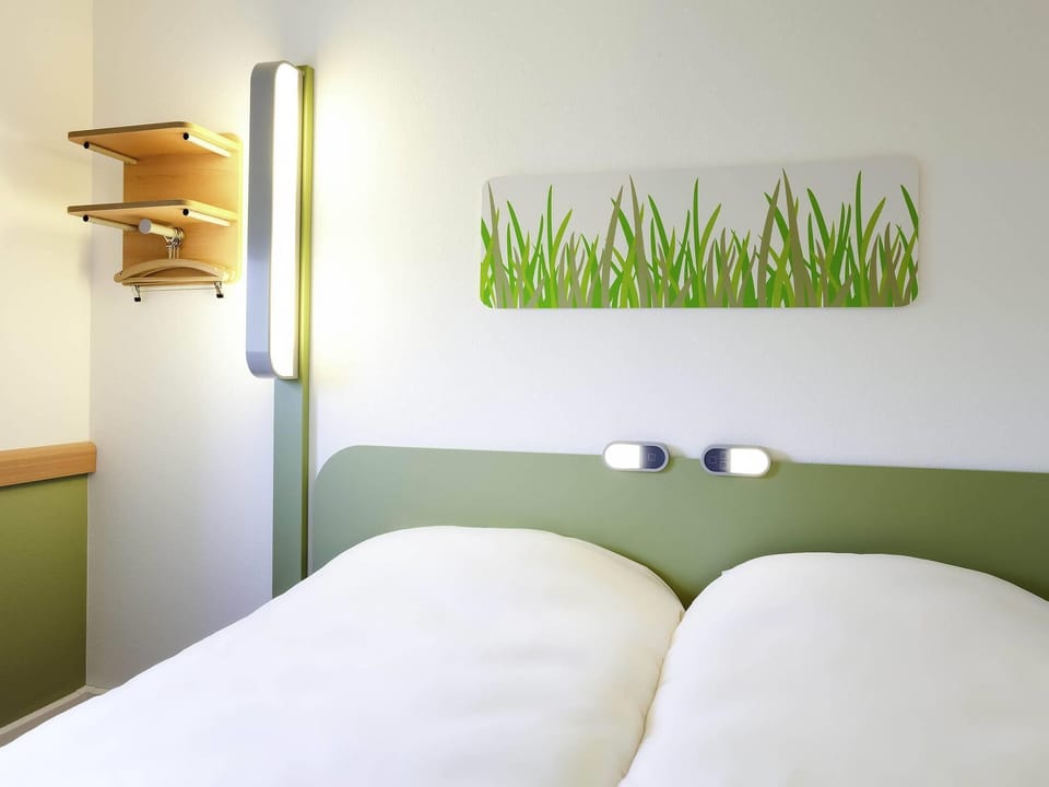 Twin Room, 2 Twin Beds | Desk, laptop workspace, iron/ironing board, free cribs/infant beds